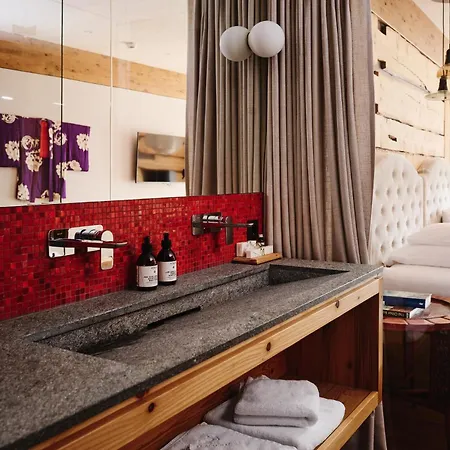 Small Luxury Of The World - Dasposthotel צל אם צילר