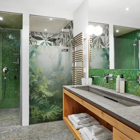 Small Luxury Of The World - Dasposthotel מלון צל אם צילר