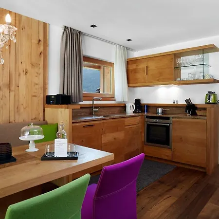 מלון Small Luxury Of The World - Dasposthotel 5*