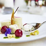 Small Luxury Of The World - Dasposthotel Hotel